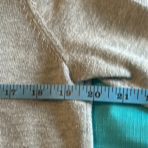 💕3/$15💕 Gray Button-Up Cardigan - Picture 7 of 8